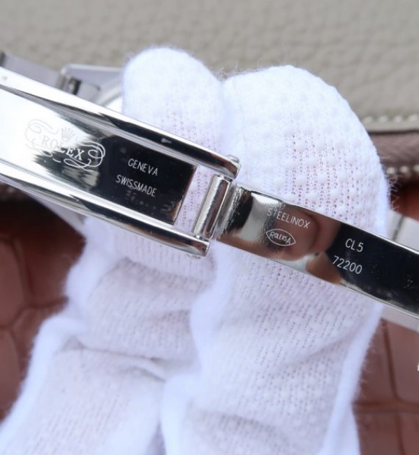 Replica Rolex DateJust 31mm Diamonds Bezel Roman Markers White Dial Bracelet A2235 - Top club