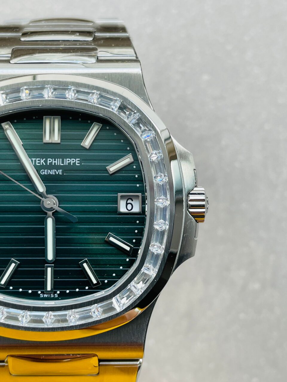 Replica PATEK PHILIPPE Nautilus 5711/1A PPF 1:1 Best Edition Green Textured Dial T Diamonds Bezel on SS Bracelet 324CS V4 - Top club