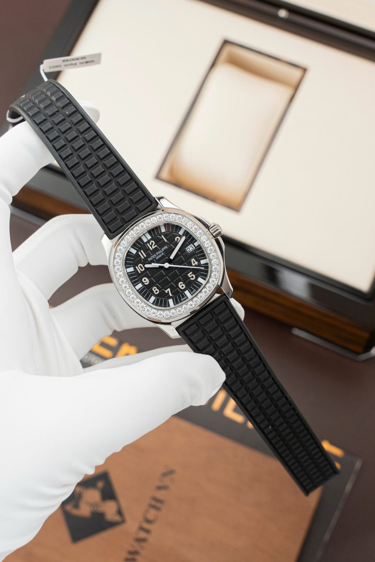 Patek Philippe Aquanaut 5067 Replica Watches Bezel Moissanite Diamonds PPF Factory 35.6mm - Top club