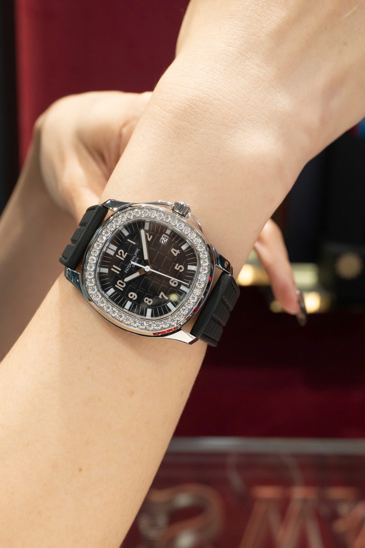 Patek Philippe Aquanaut 5067 Replica Watches Bezel Moissanite Diamonds PPF Factory 35.6mm - Top club