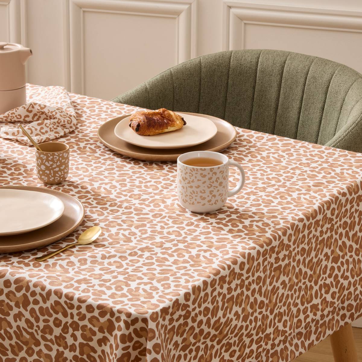 "Leopadi" Tablecloth Beige Linen, 250 x 150 cm