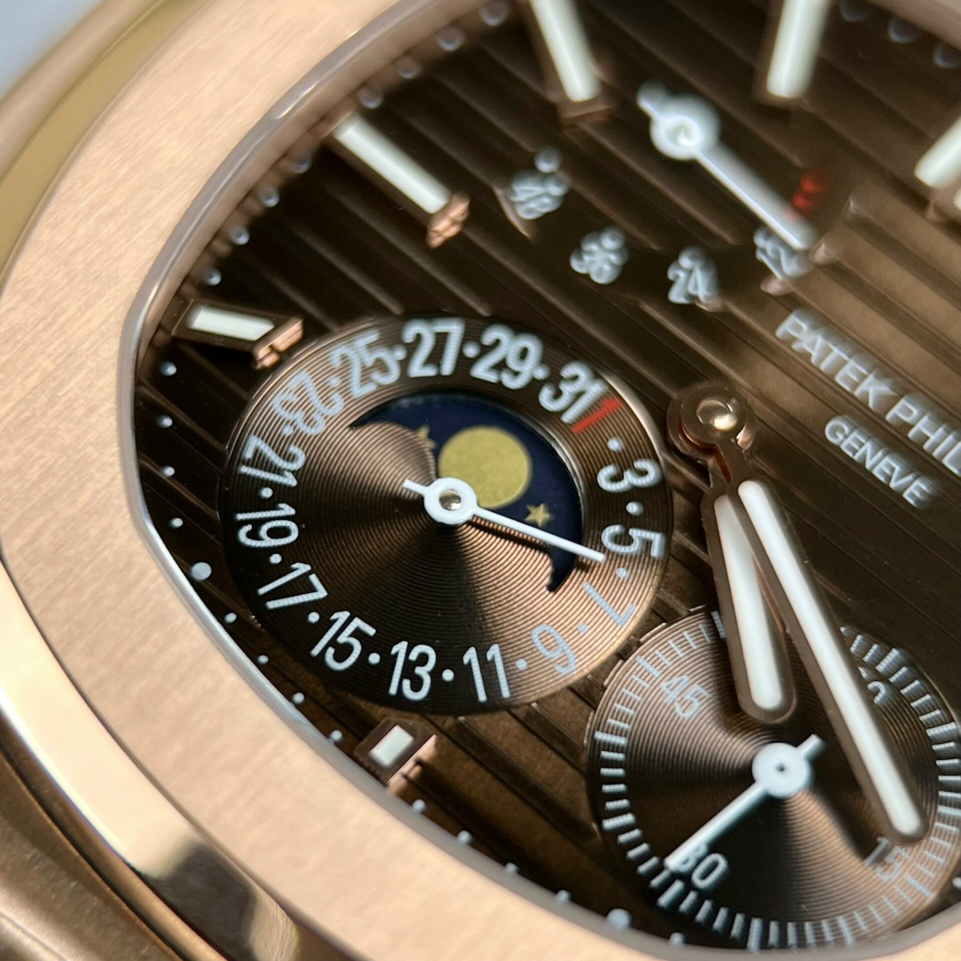 Patek Philippe Nautilus 5712 Chocolate Dial Gold Plated Replica 11 Watch GR 40mm - Top club