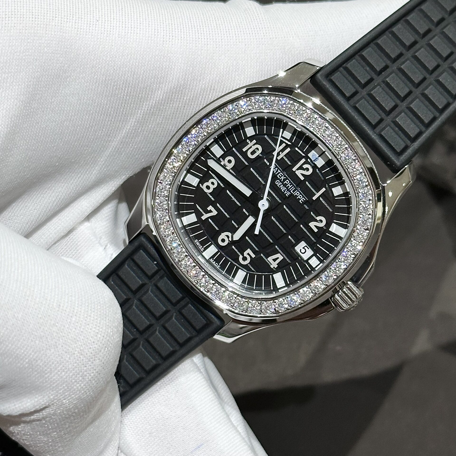 Patek Philippe Aquanaut 5067A Replica Watch Moissanite Diamond Black 35.6mm - Top club