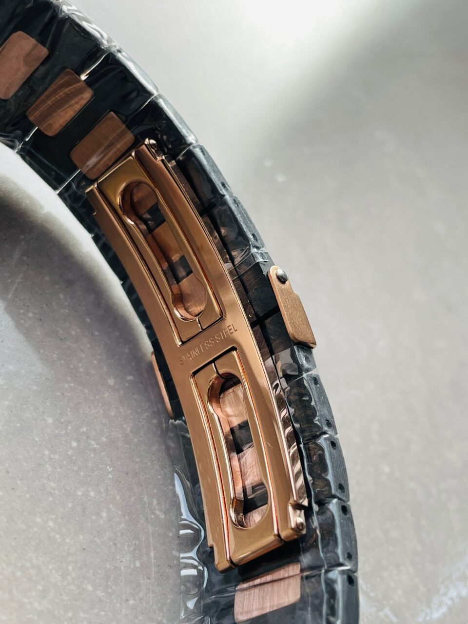 Replica PATEK PHILIPPE Nautilus 5711 DIW Carbon DIWF 1:1 Best Edition Black Textured Dial on Carbon/RG Bracelet 324CS - Top club