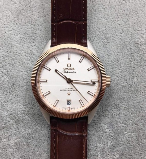 Replica Omega Globemaster Master Chronometer White Dial RG Bezel Leather Strap A8913 - Top club