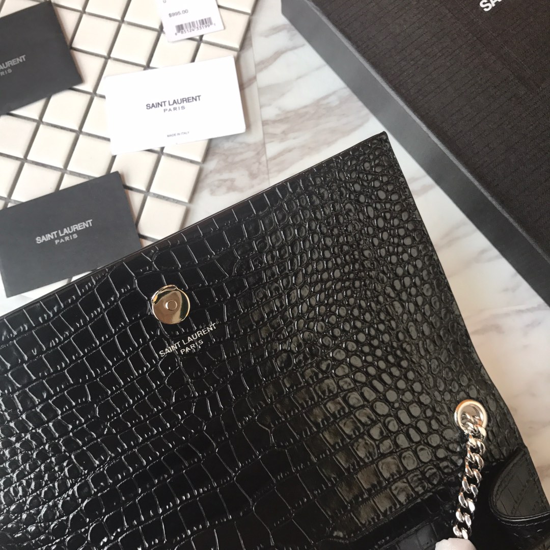 MONOGRAM CHAIN WALLET IN CROCODILE EMBOSSED SHINY LEATHER1:1High-quality replica