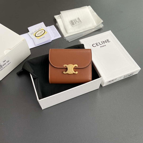 2025’s Viral Celine-Inspired Triomphe Wallet: Shiny Cow Leather Luxury Brown