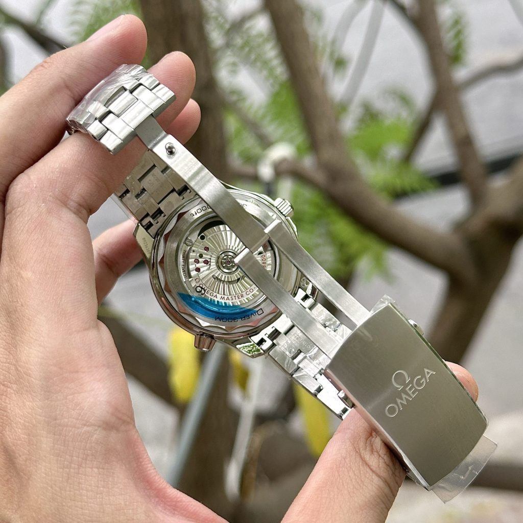 Omega Replica 11 Watch Seamaster Diver 300M Grey Dial Blue Ceramic Bezel Factory VS 42mm - Top club