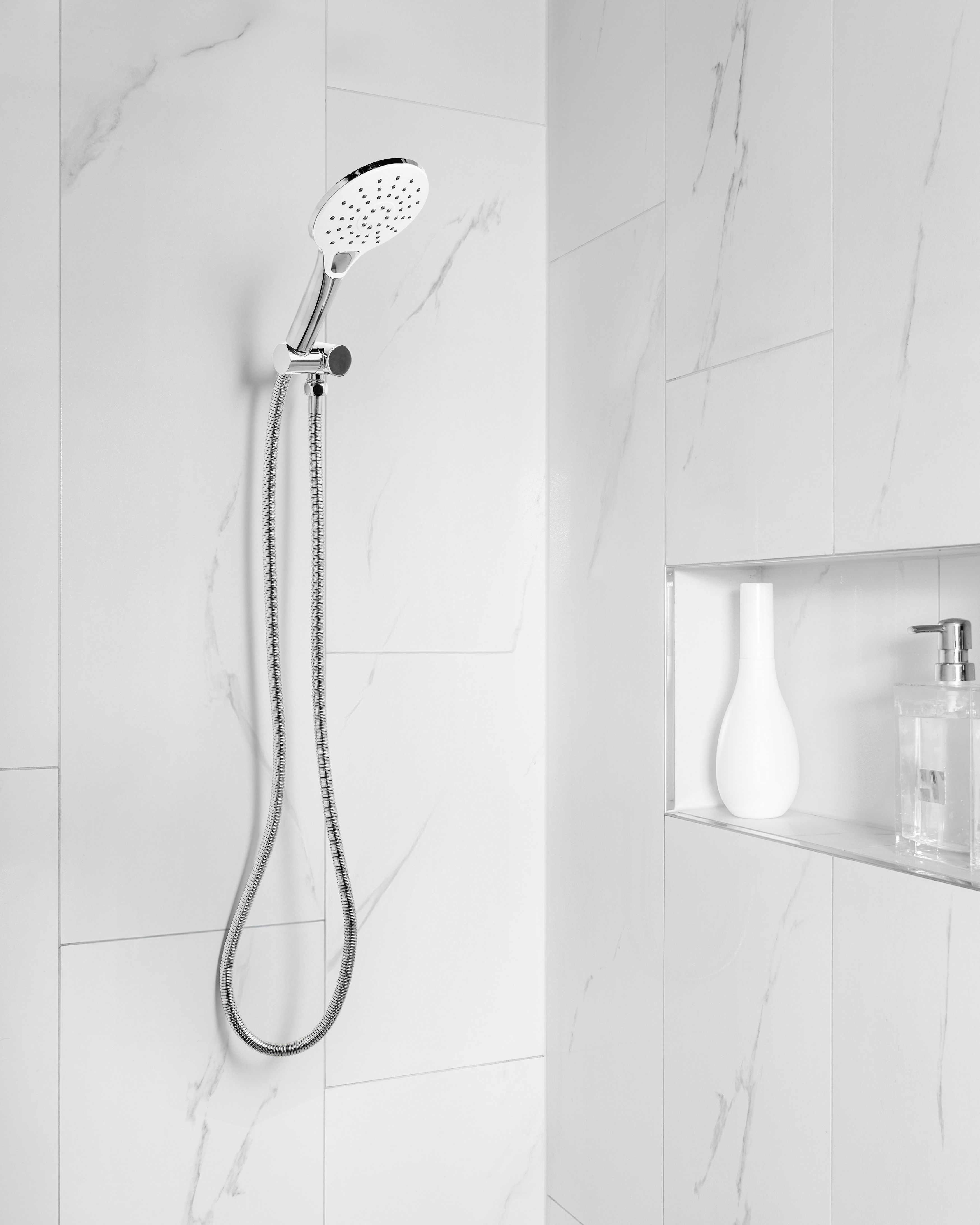 Shower Head and Hose Kit IQUIRA 4-function Silver