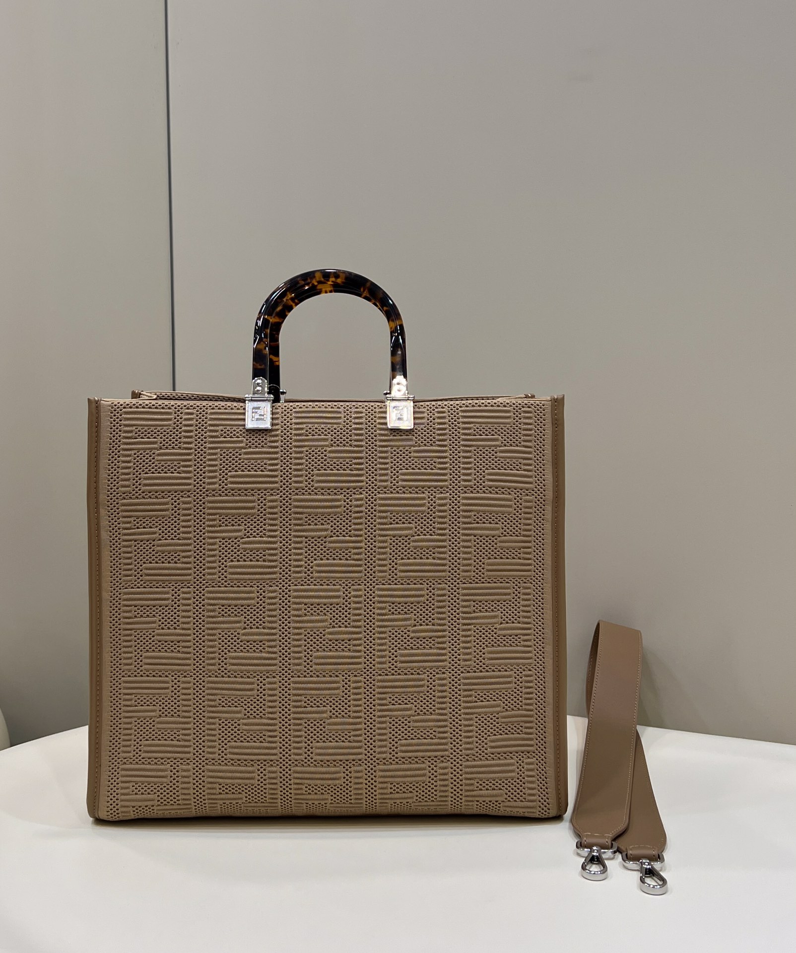 Fendi Sunshine tote - Replicaclubs
