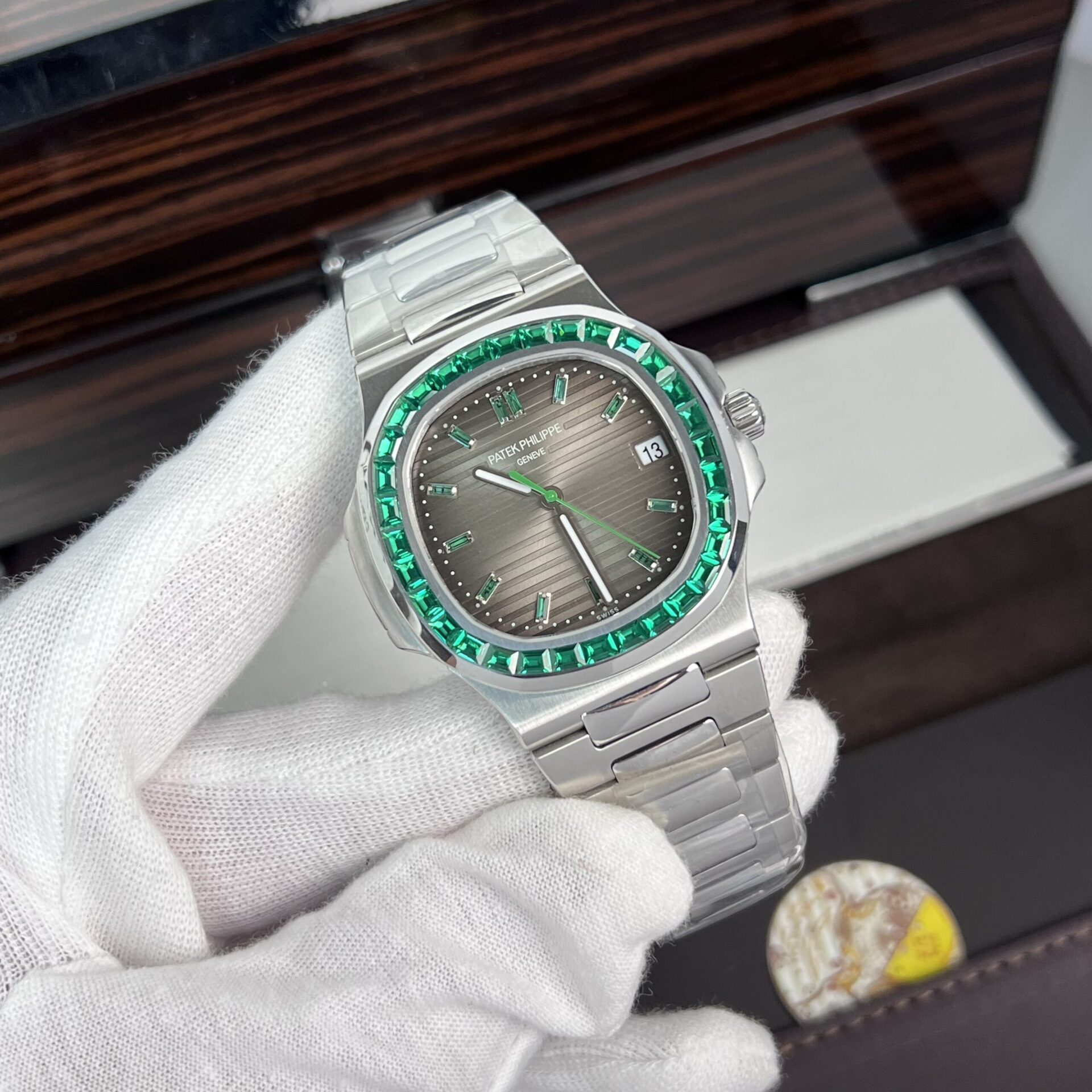 Patek Philippe Nautilus 5723 Replica 1:1 Watch Gray Dial Blue Diamond 40mm - Elite Watch Atelier