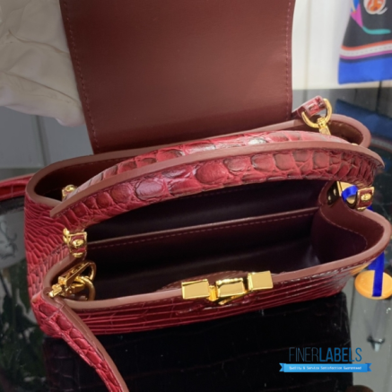 Burgundy Croc-Embossed Mini Handbag with Gold Hardware1:1High-quality replica