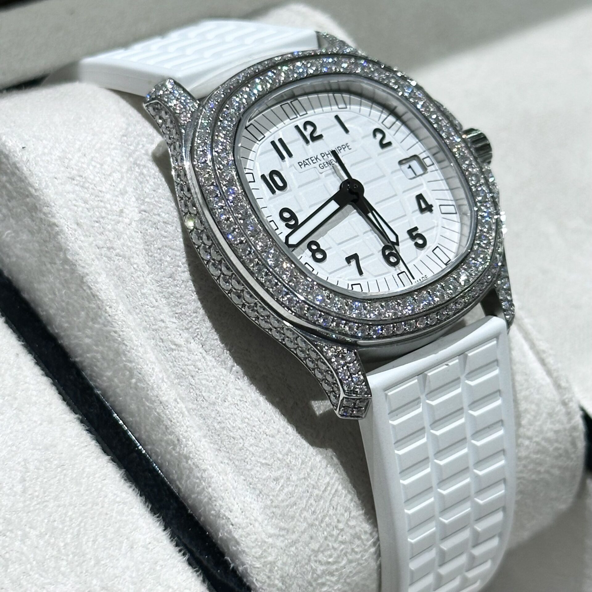 Patek Philippe Replica 11 Watch Aquanaut 5069G With Moissanite Diamond 35.6mm - Top club