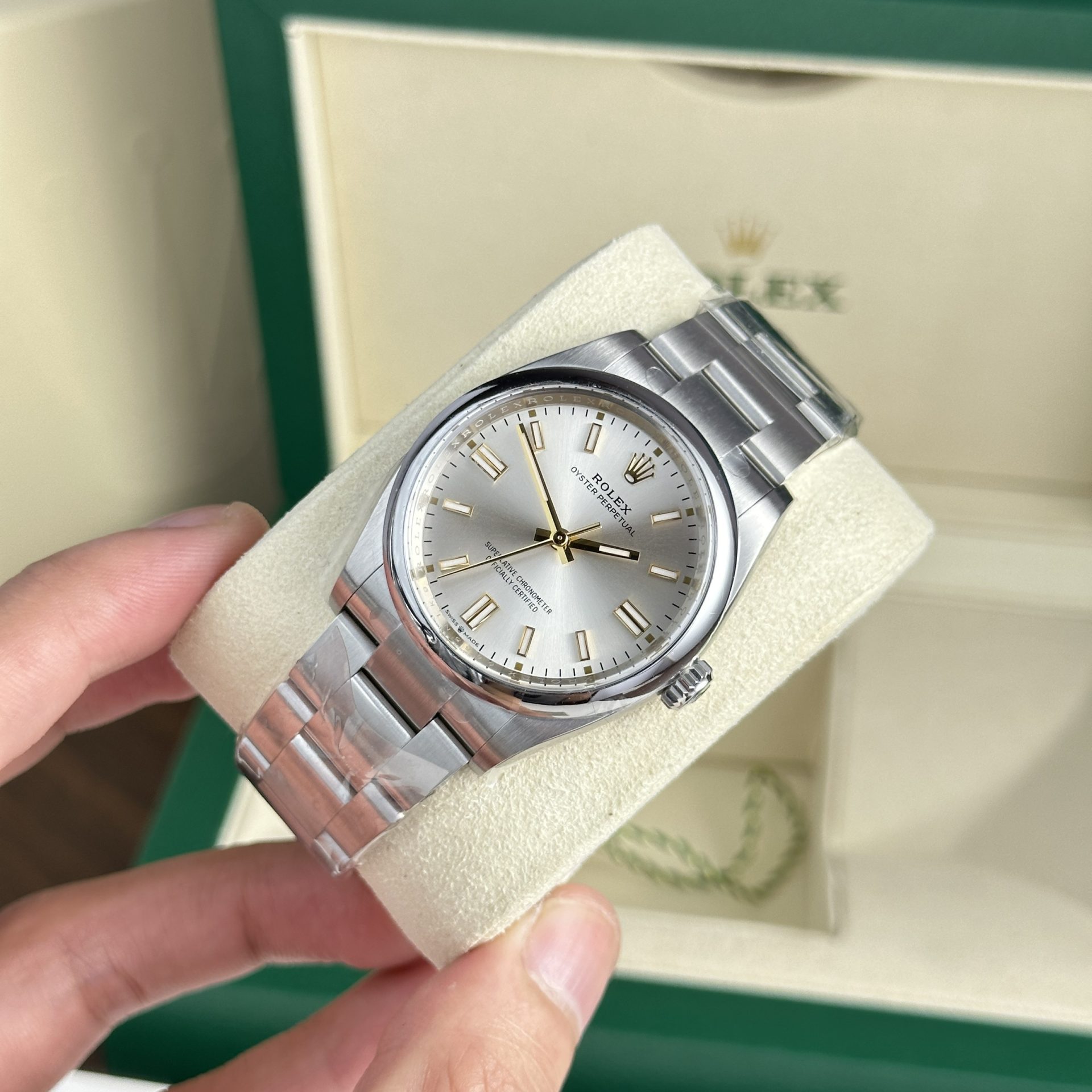 Rolex Fake Watch Oyster Perpetual 126000 Silver Dial Clean Factory 36mm - Elite Watch Atelier