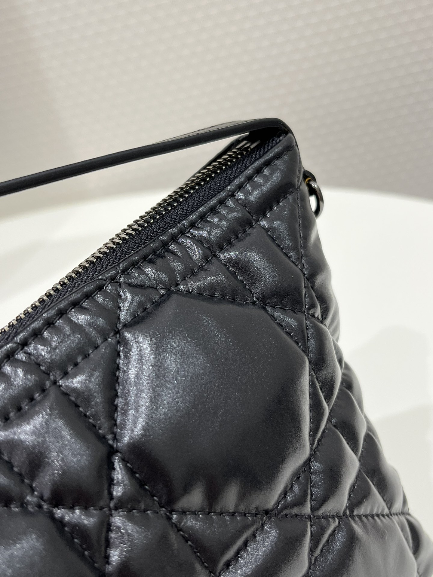 Medium Diortravel Nomad Pouch Black/White For Women 8.5in/ 22cm S5554BMIG_M9001:1High-quality replica