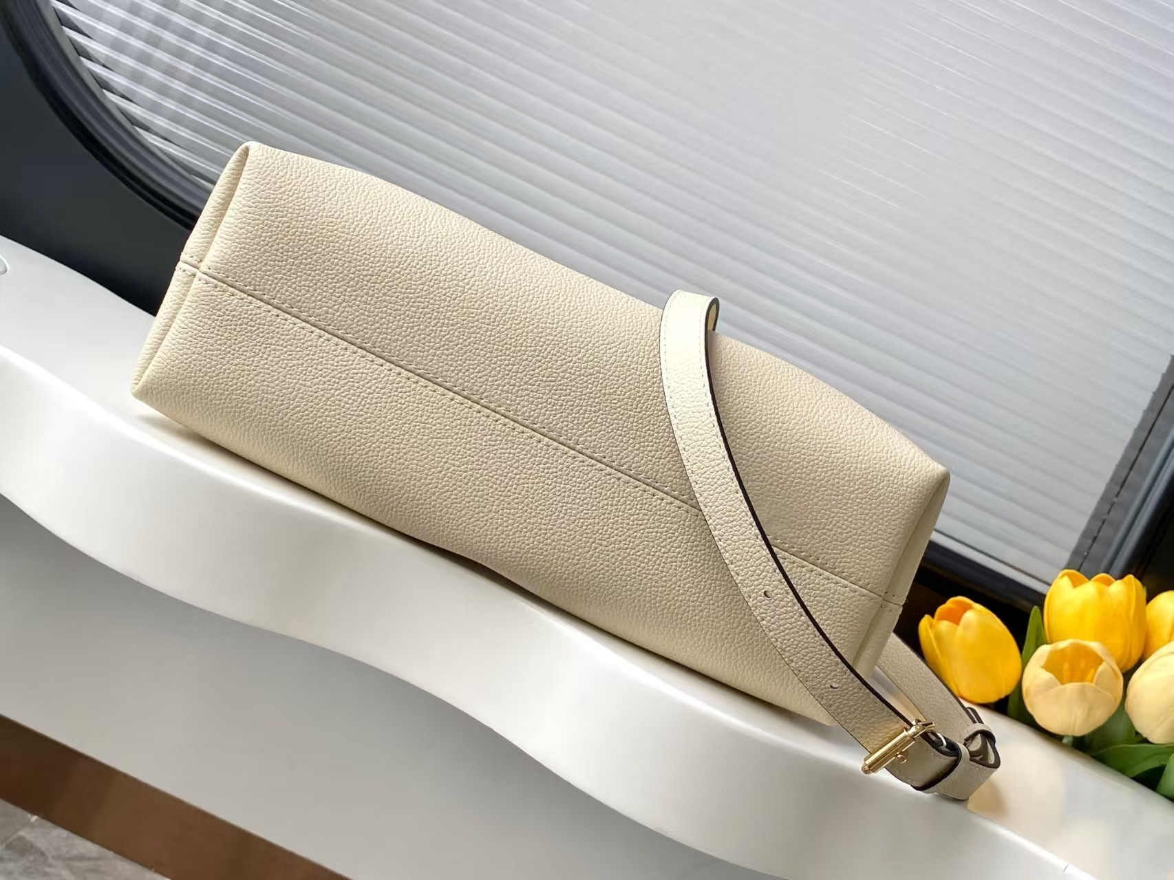Louis Vuitton Bundle Embossed HandBag1:1High-quality replica