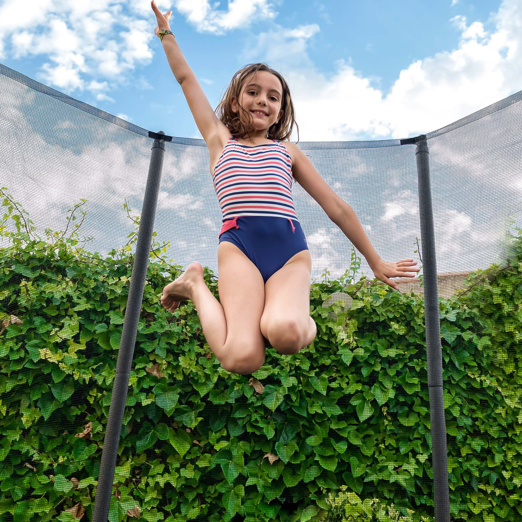 Maxkare 8FT Trampoline with Enclosure & Ladder for Adults & Kids Indoor Outdoor Play, 264 LBS Capacity - Image 7