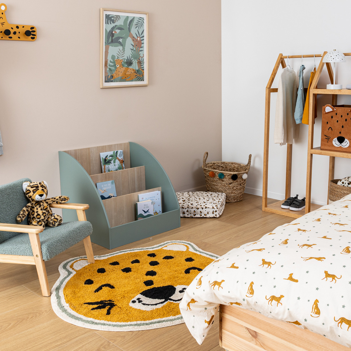 Leopard motif children's rug "Kori" Yellow ochre, D.90 cm