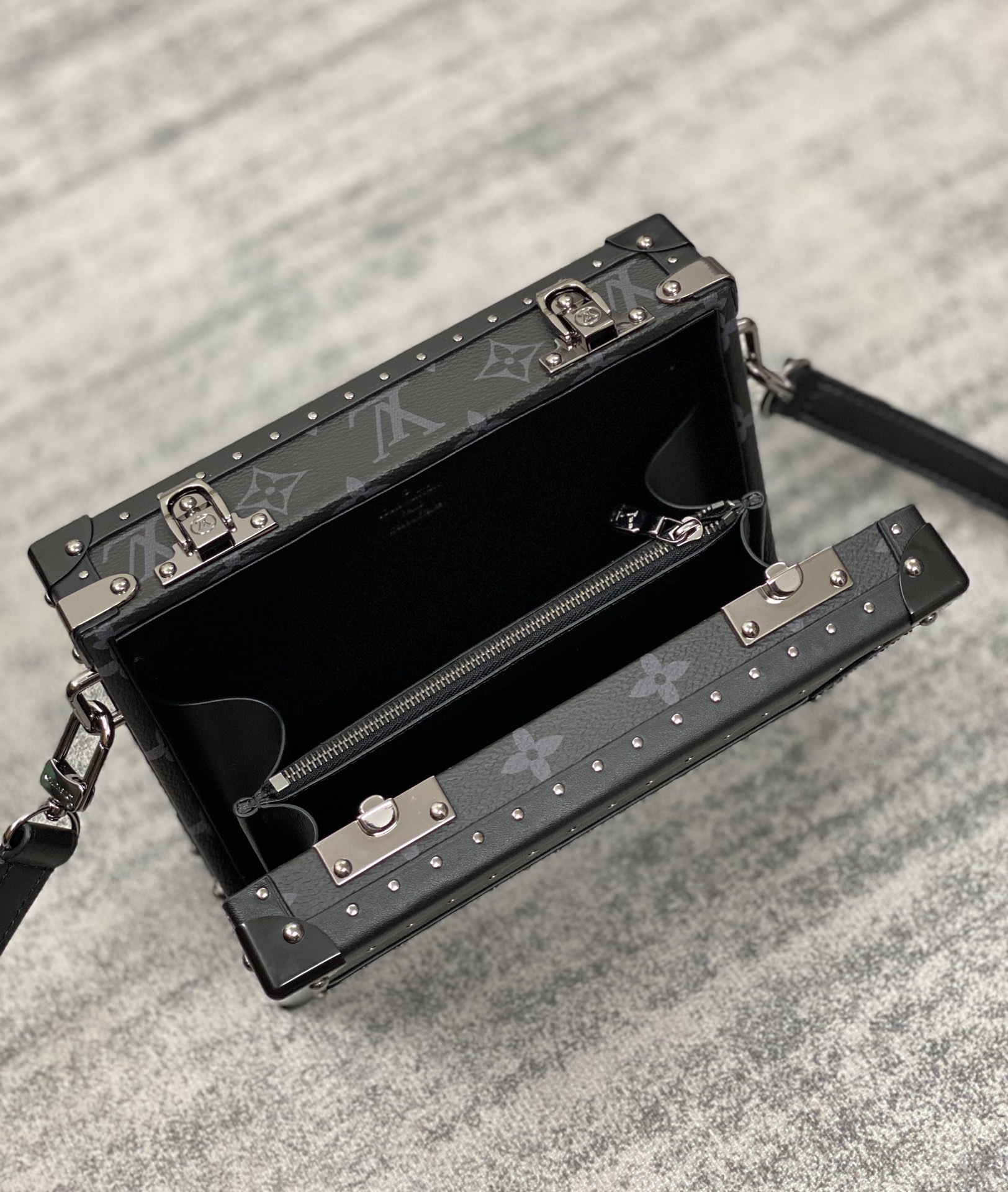 Louis Vuitton Clutch Box M202511:1High-quality replica
