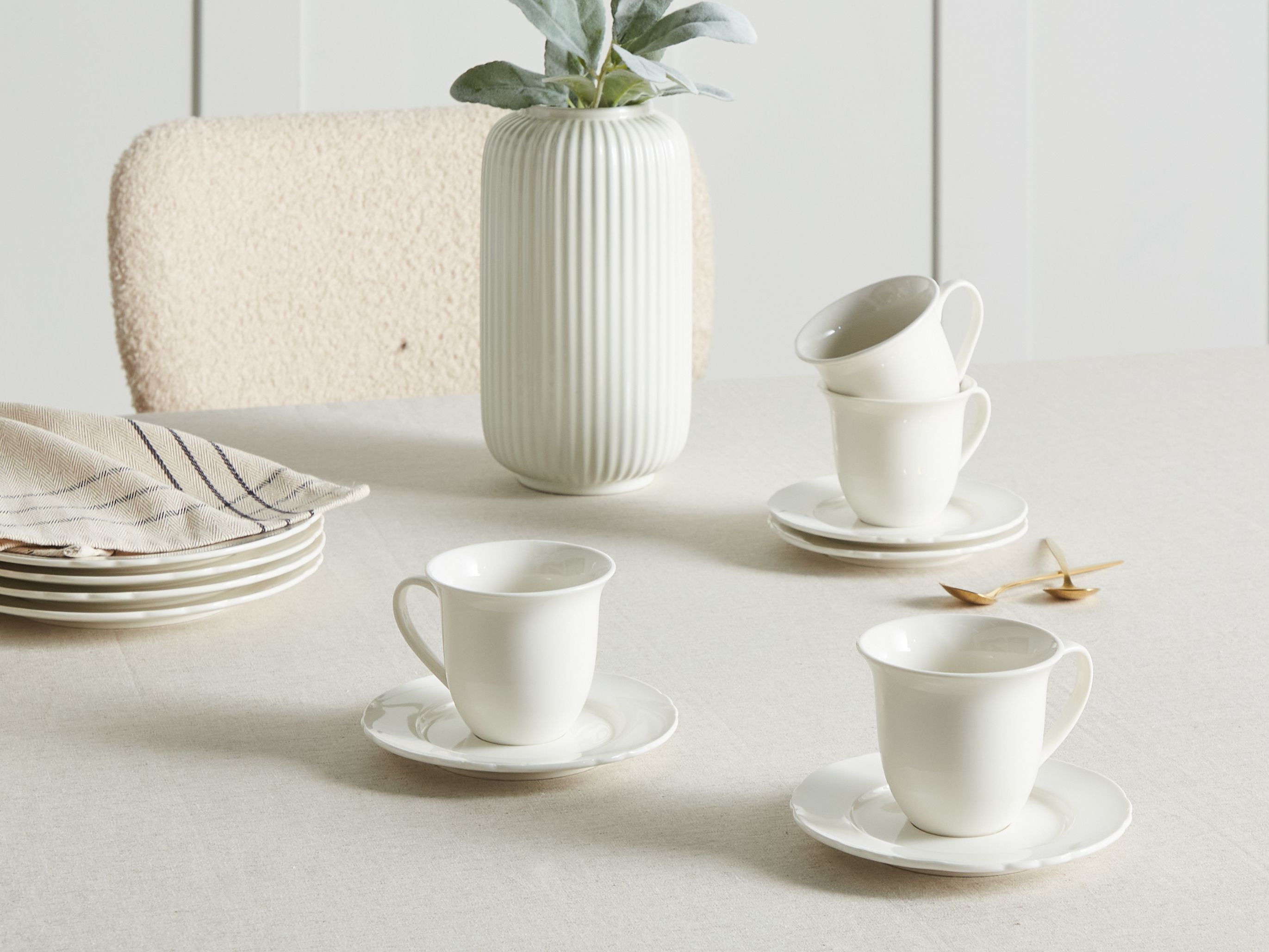 Set of 4 Cups with Saucers ELDERBERRY Porcelain White