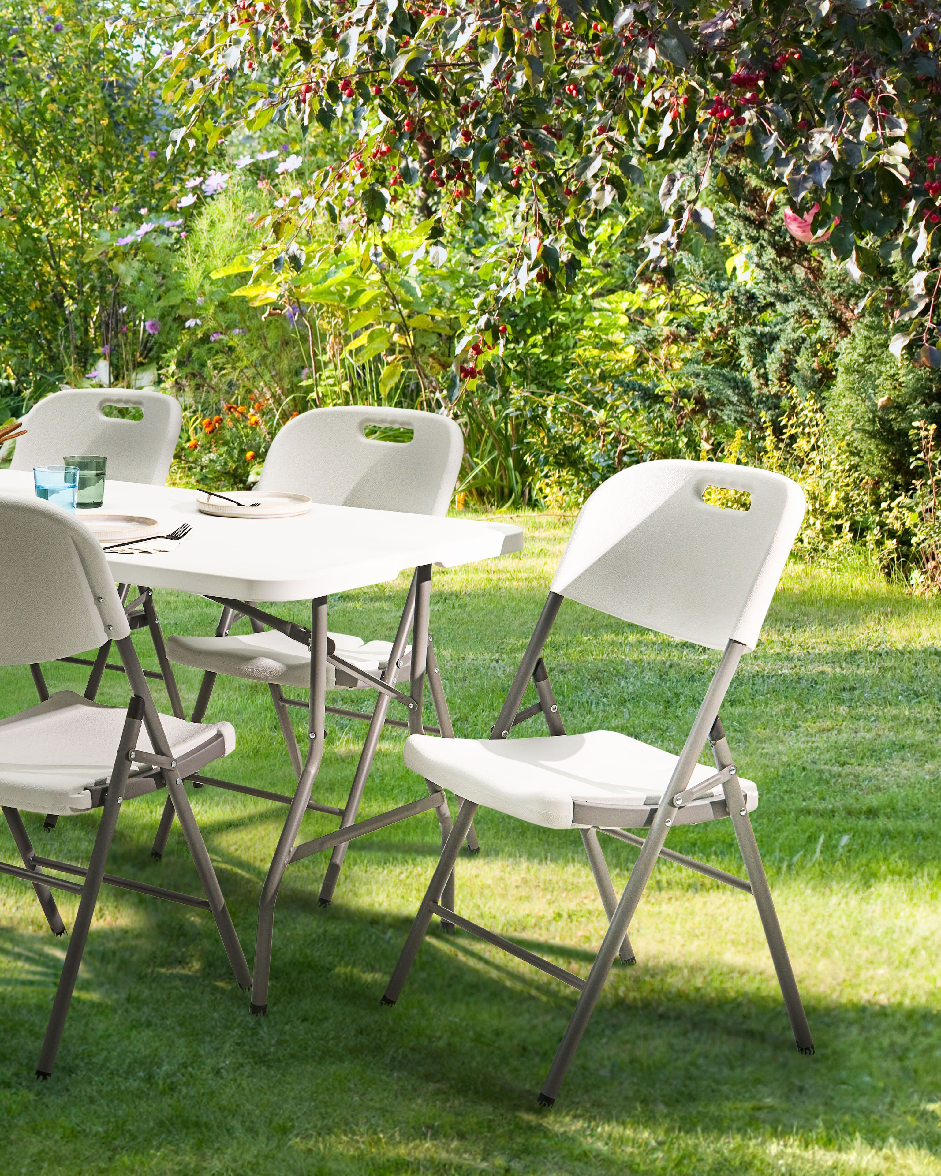 Set of 2 Garden Chairs CUGNOLI Folding White