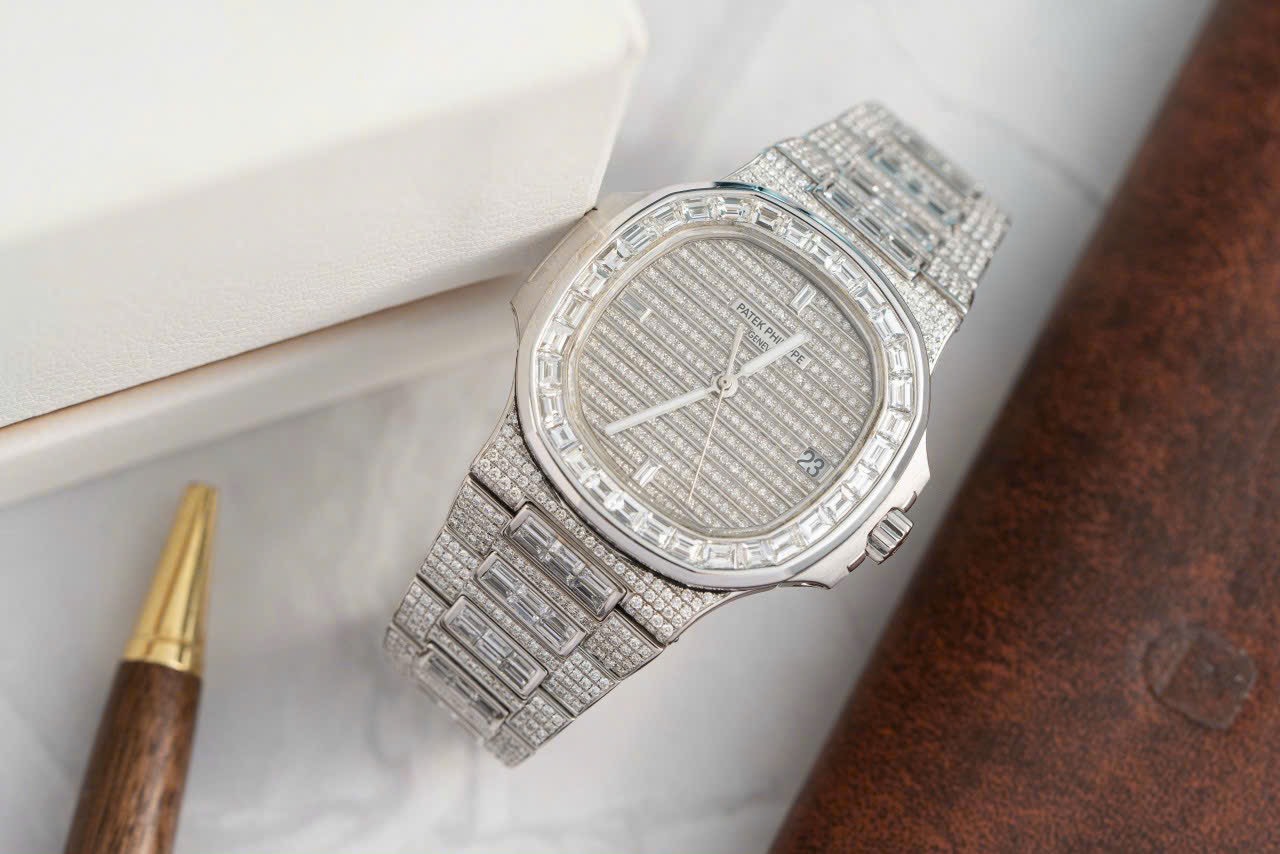 Patek Philippe Clone Watch Nautilus 5719 Full Diamonds Baguette 40mm - Top club