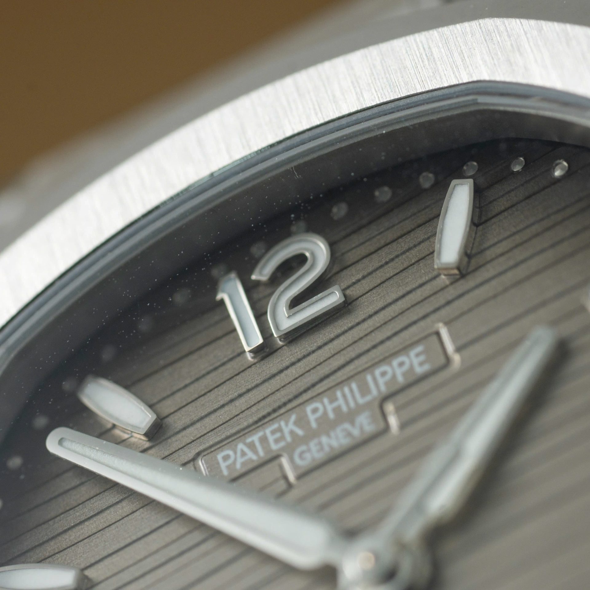 Patek Philippe Nautilus 7118 Replica Watch Grey Dial 3K Factory 35.2mm - Top club