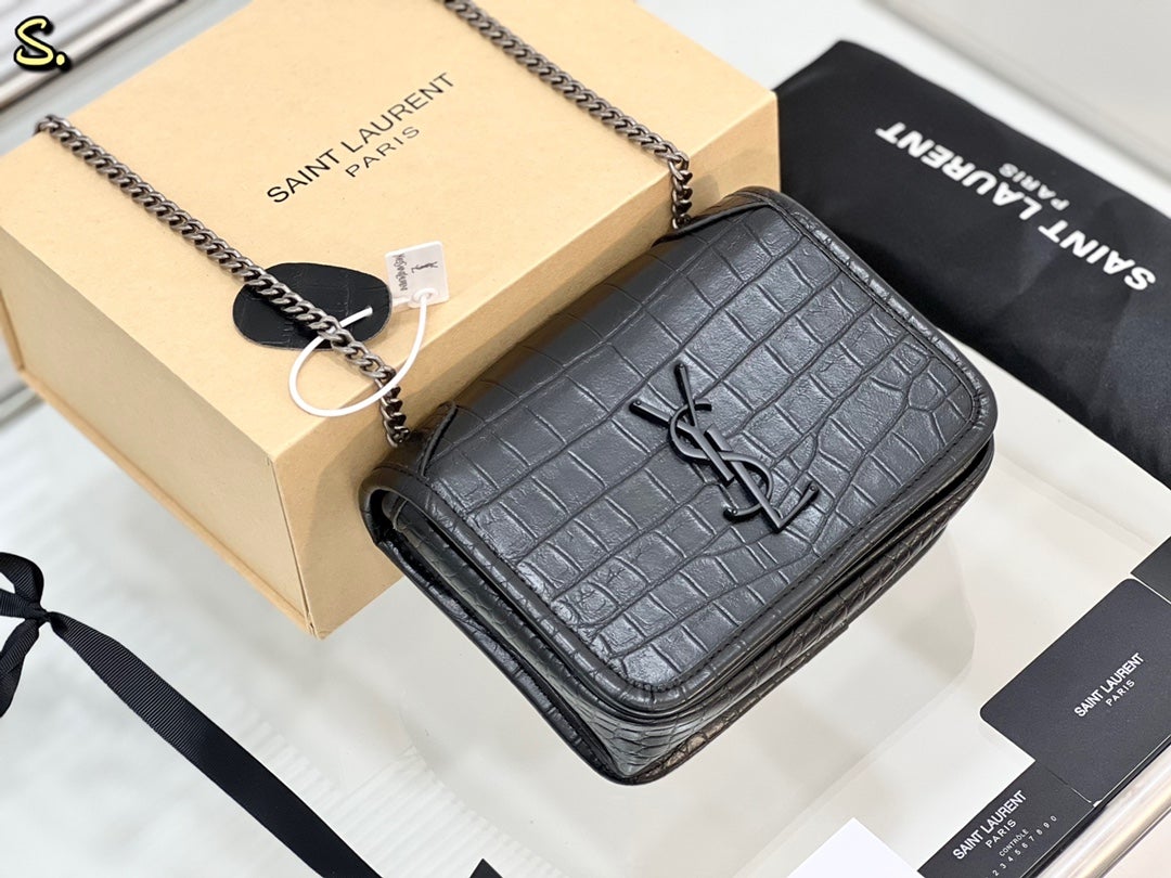 TO – Luxury Edition Bags SLY 2151:1High-quality replica