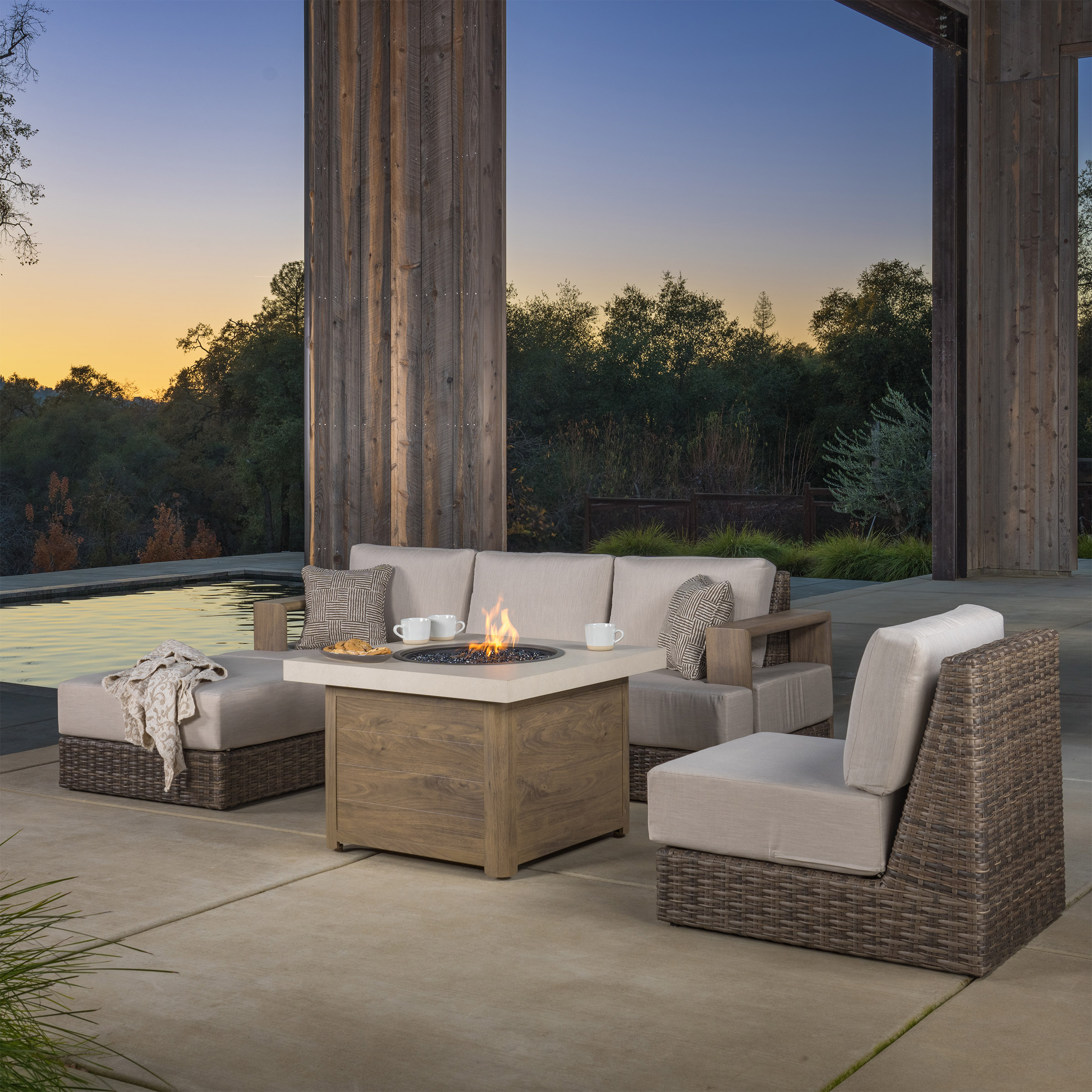 SunVilla Theo 6-piece Fire Modular Outdoor Patio Sectional Set - Image 2