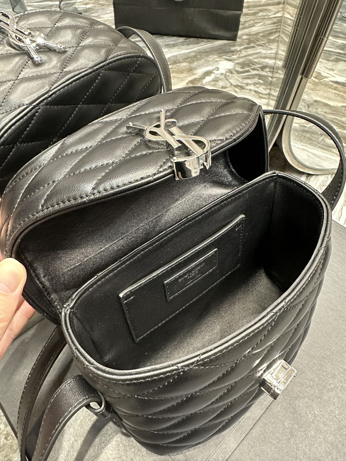 JUNE BOX BAG IN QUILTED PATENT LEATHER1:1High-quality replica
