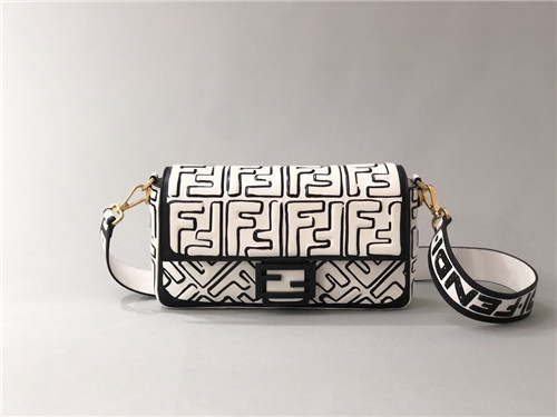fendi iconic baguette bag - Replicaclubs