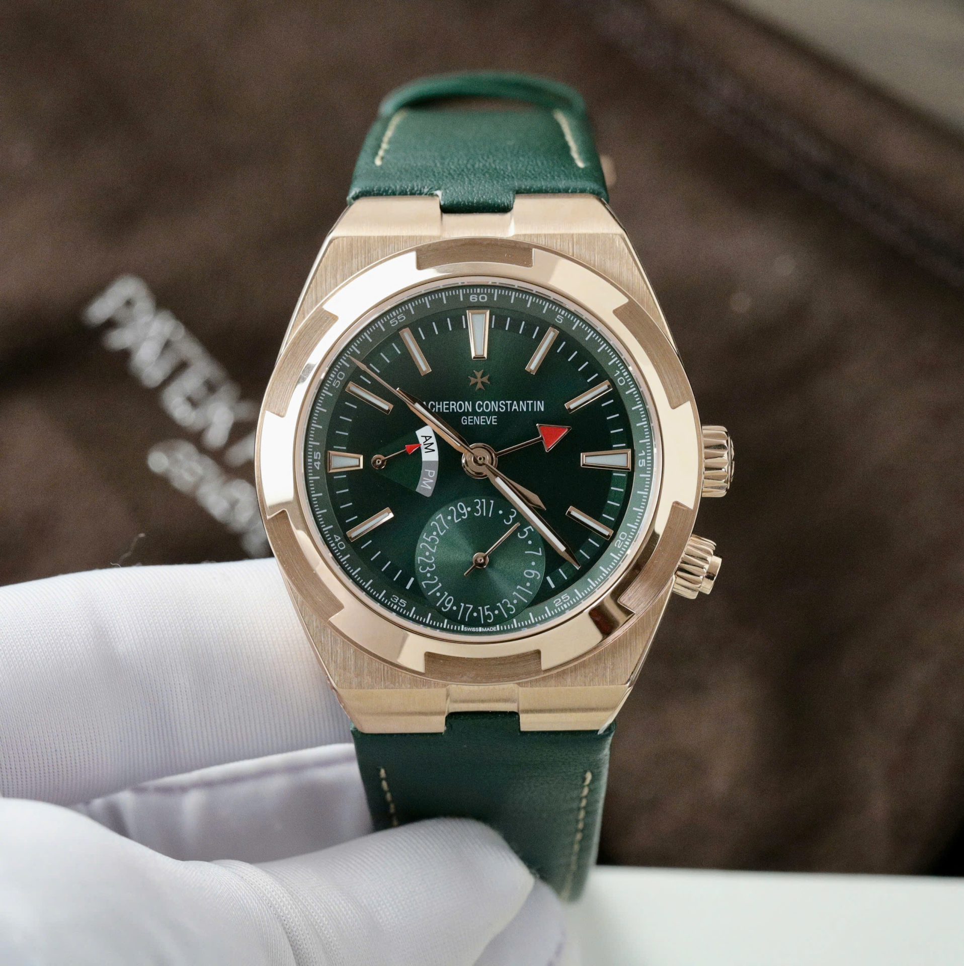 Vacheron Constantin Overseas Dual Time 7900V Replica 11 Watch Green 41mm - Elite Watch Atelier