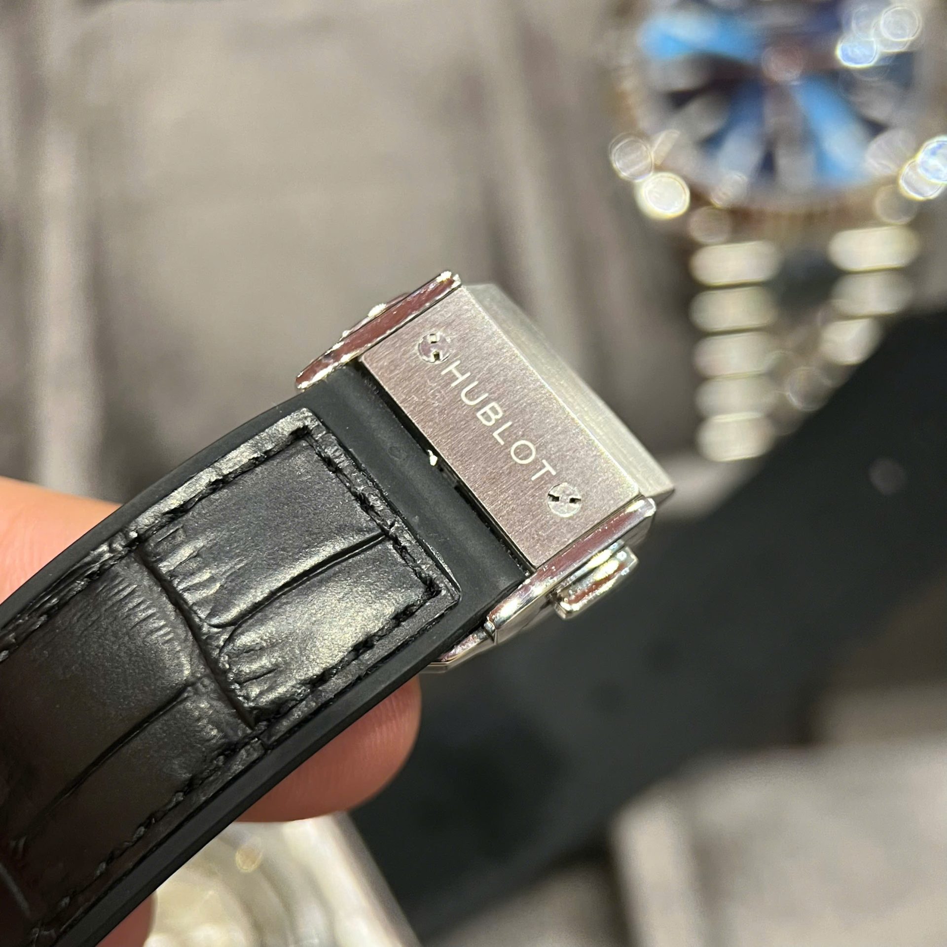 Hublot Classic Fusion Titanium Diamonds Pav�� Full Moissanite Hong Kong Imitation Watches 38mm - Top club