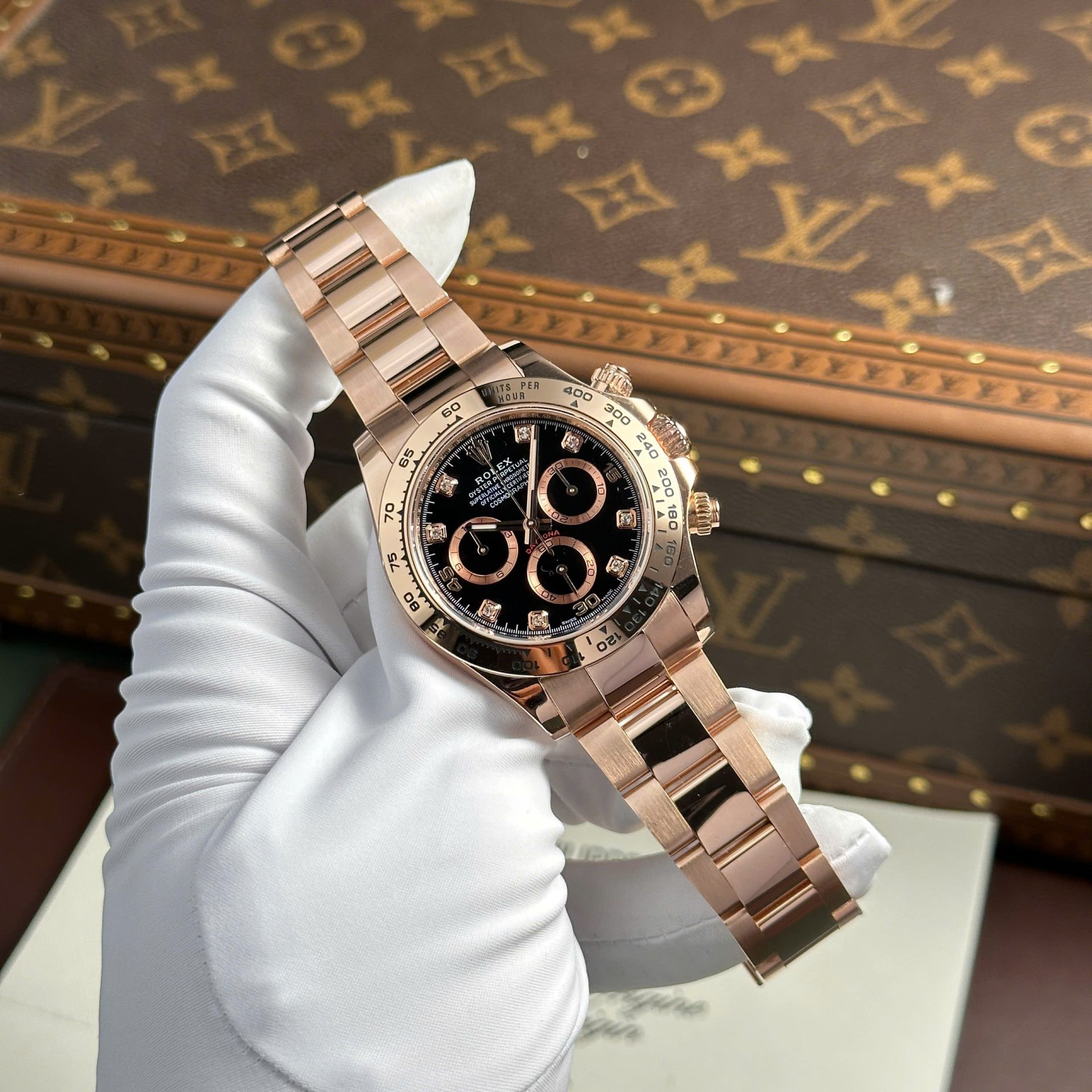 Rolex Cosmograph Daytona Dial Black Custom Gold Wrapped Replica Watch 40mm - Top club