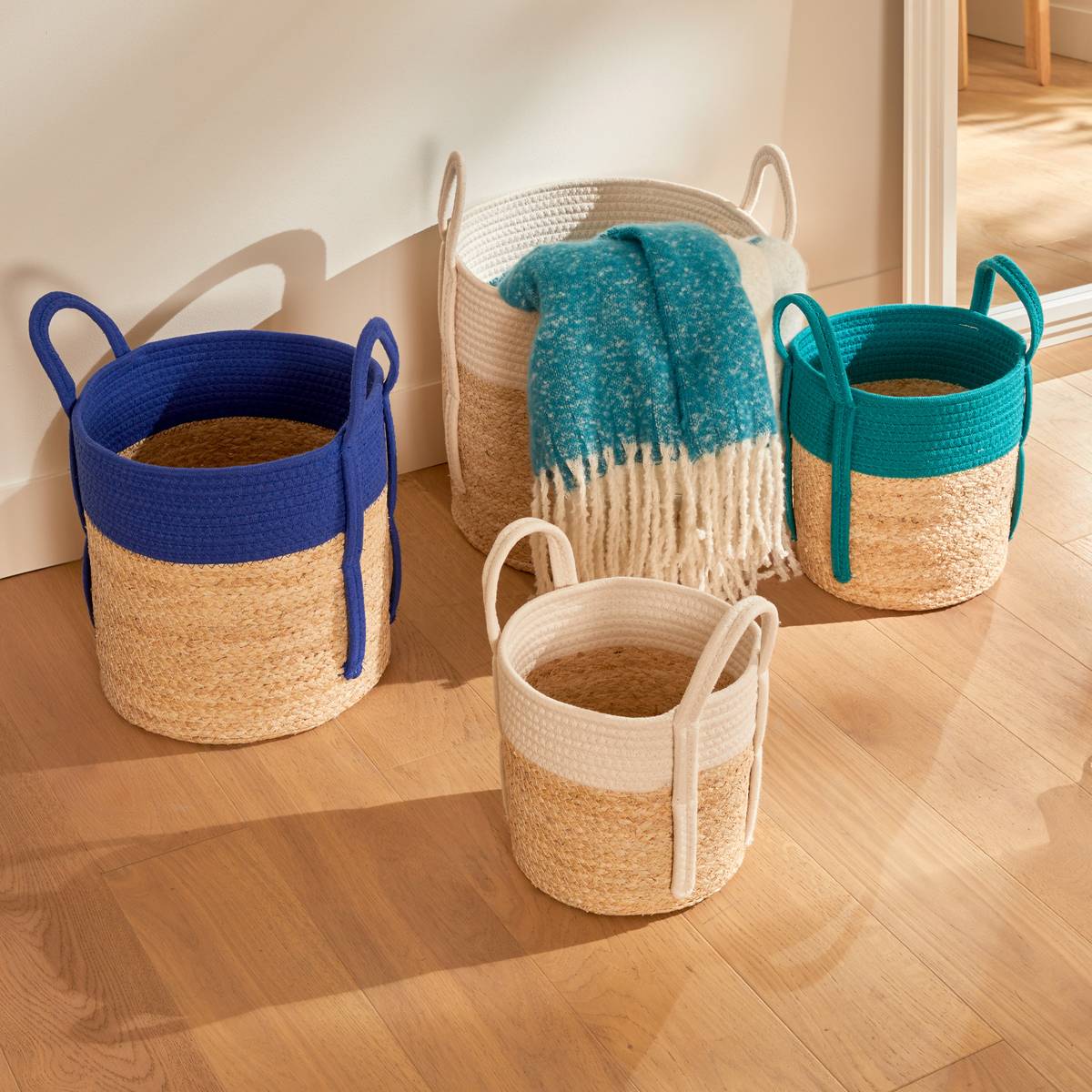 Set of 4 "Modern" Baskets 34x33 cm
