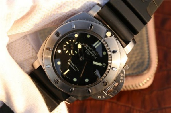 Replica Panerai PAM364 Titanium XF Black Rubber Strap P9000 - Elite Watch Atelier