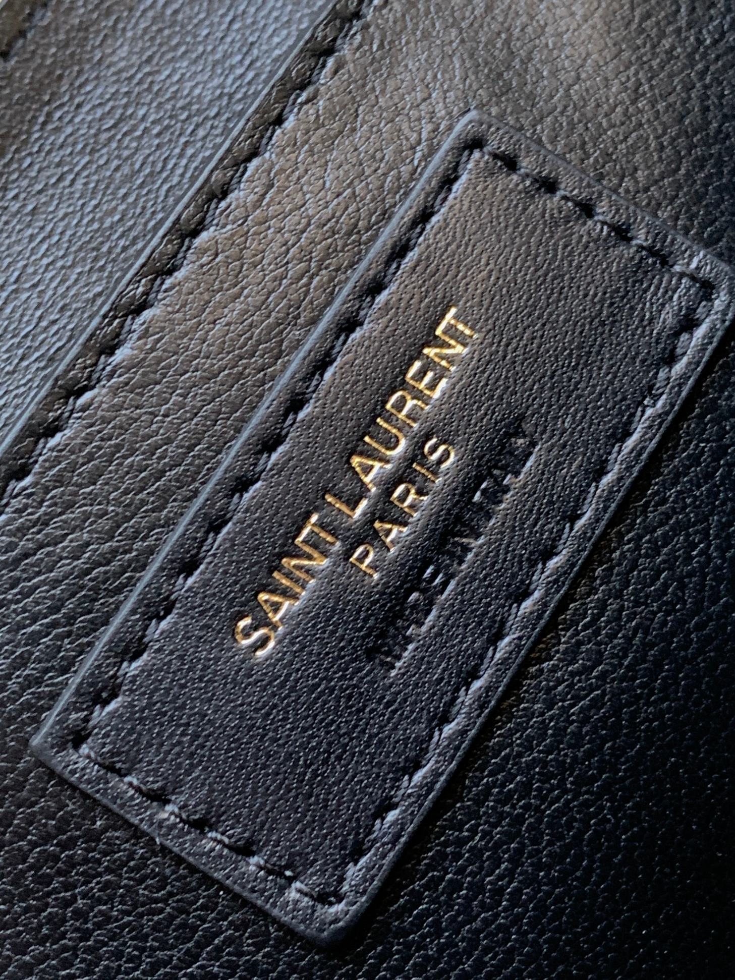 JUNE BOX BAG IN QUILTED PATENT LEATHER1:1High-quality replica