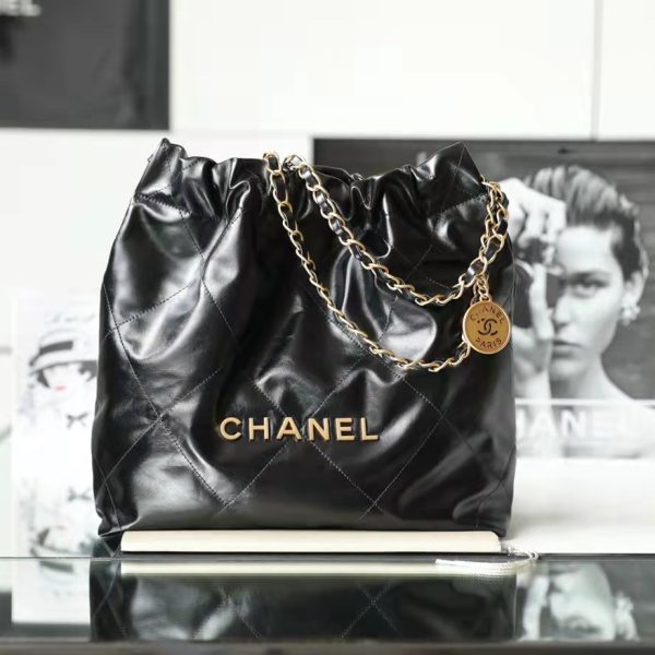 Chanel 22 Medium