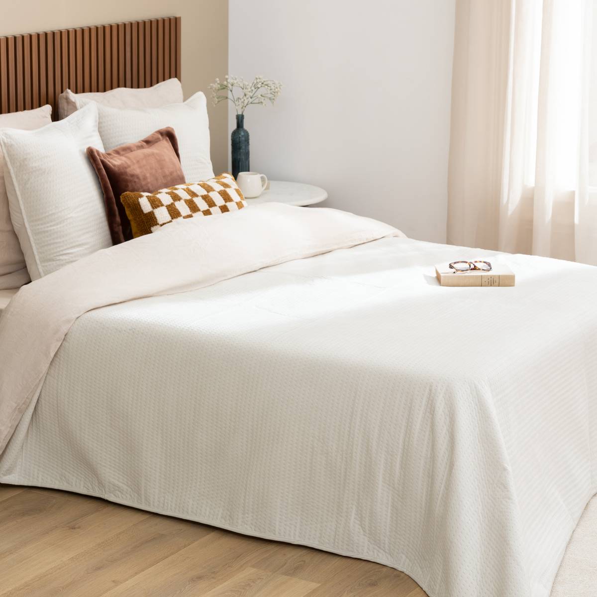 Bedspread and 2 pillowcases "Lilou" Ivory, 260x240 cm