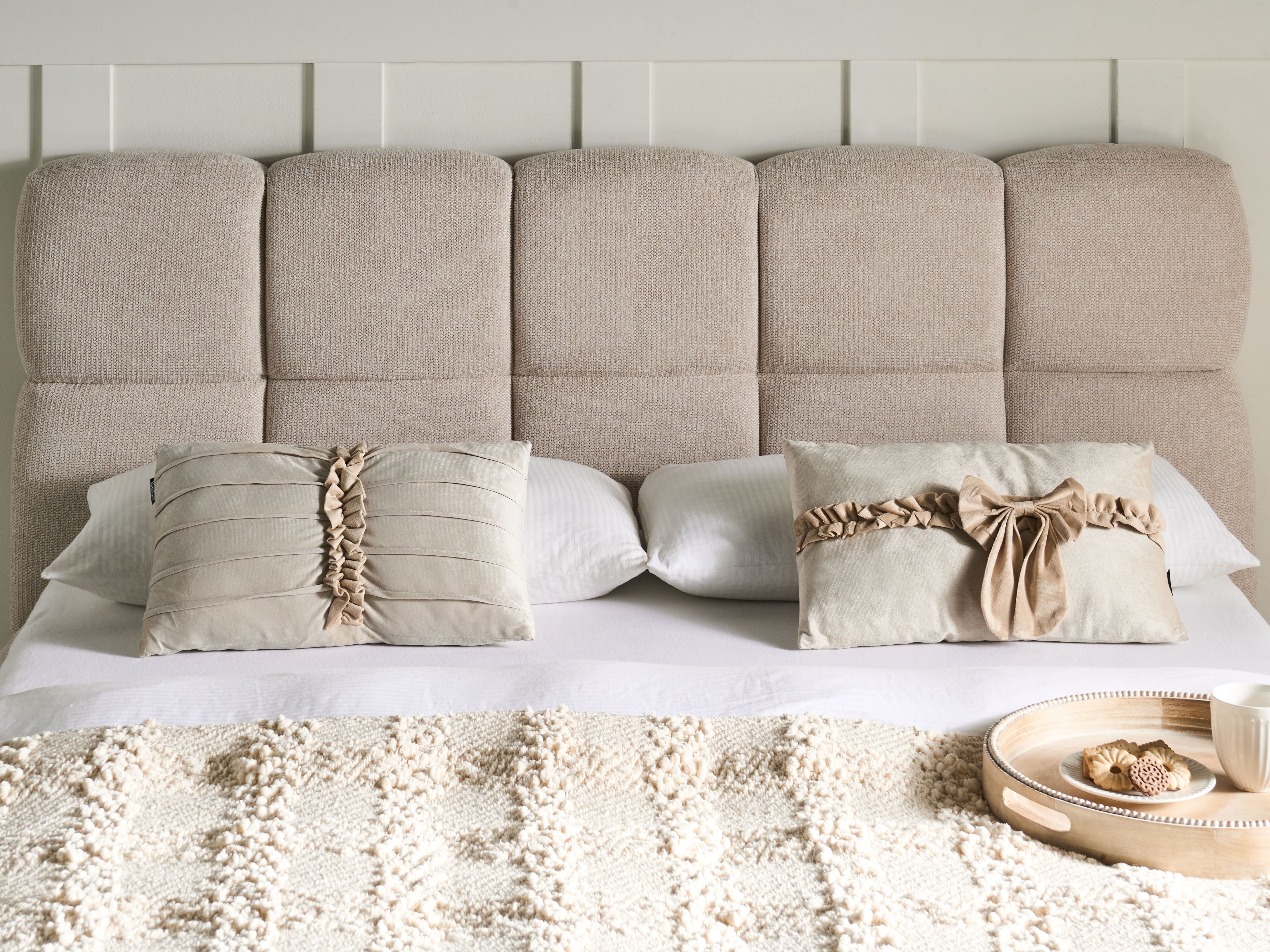 Set of 2 Decorative Cushions BELLE Velvet 30 x 50 cm Light Beige Solid