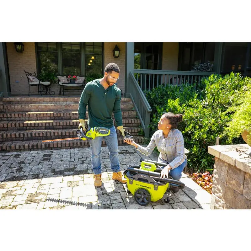 RYOBI ONE+ 18V 22 in Cordless Hedge Trimmer - P2606BTL - Image 5 RYOBI ONE+ 18V 22 in Cordless Hedge Trimmer - P2606BTL - Image 5