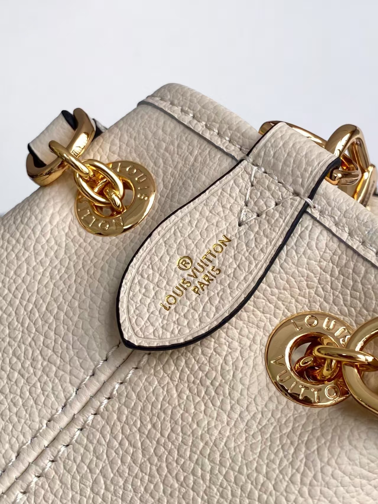 Louis Vuitton Bundle Embossed HandBag1:1High-quality replica