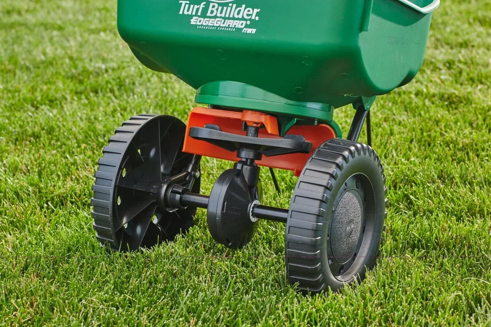 Scotts Turf Builder EdgeGuard Mini Broadcast Spreader - 5,000 Sq. Ft. - Image 5 Scotts Turf Builder EdgeGuard Mini Broadcast Spreader - 5,000 Sq. Ft. - Image 5