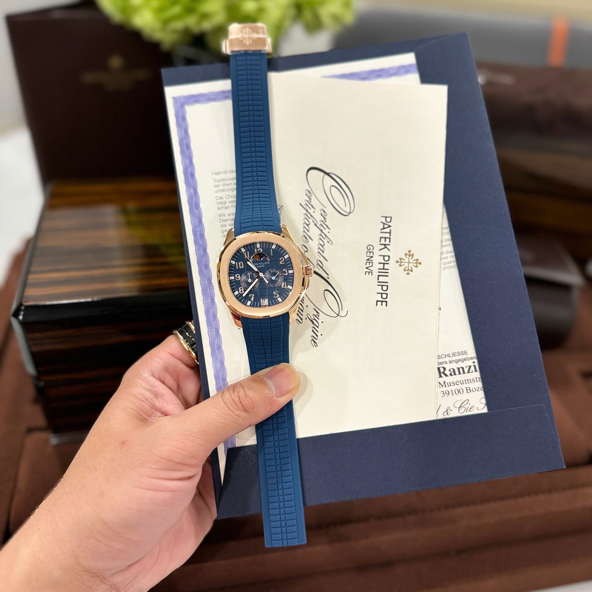 Patek Philippe Aquanaut 5261R Replica Watches Best Quality Blue Dial Rubber Strap 40mm - Top club