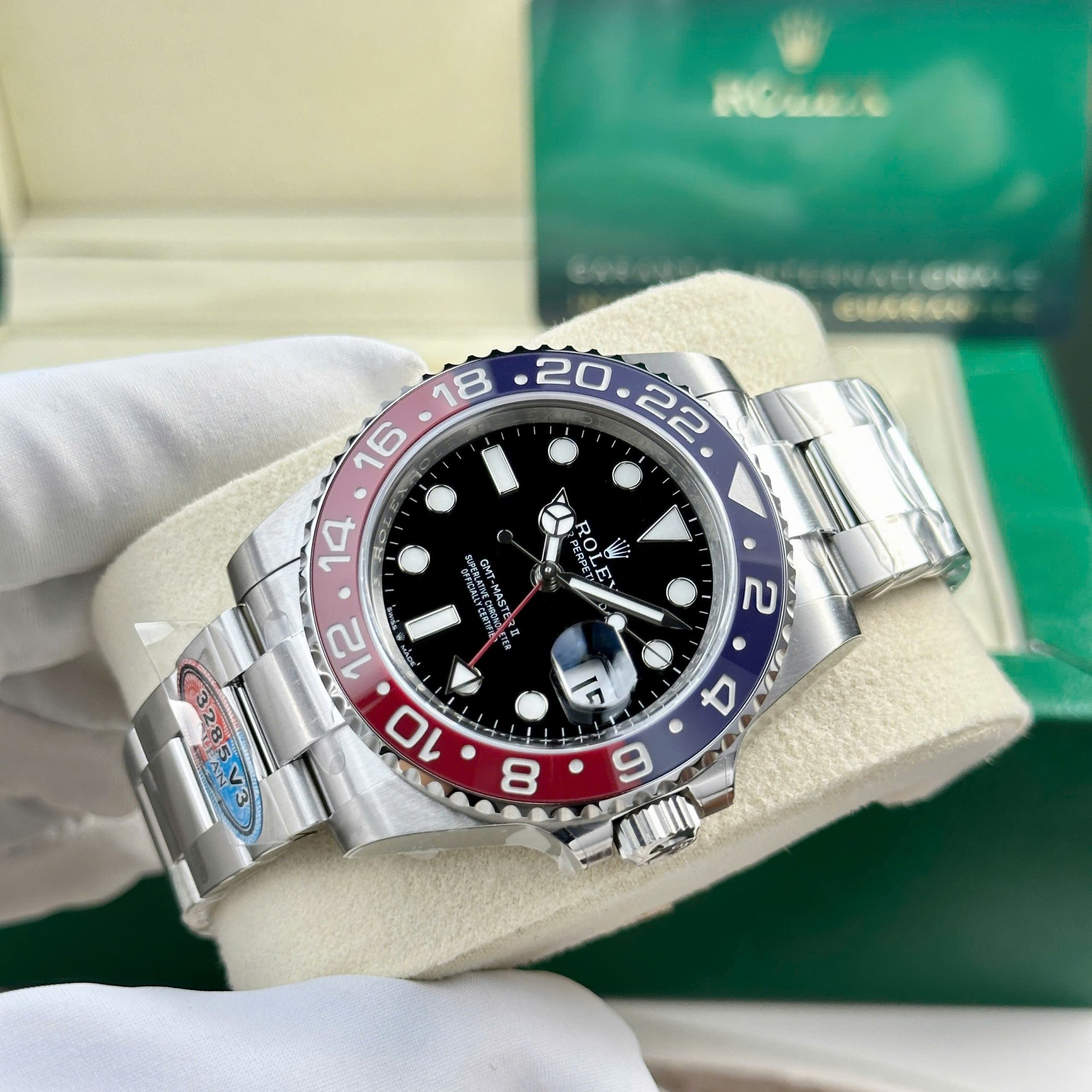 Rolex Pepsi GMT-Master II 126710blro Replica 11 Watch Oyster Strap Clean Factory V3 40mm - Elite Watch Atelier