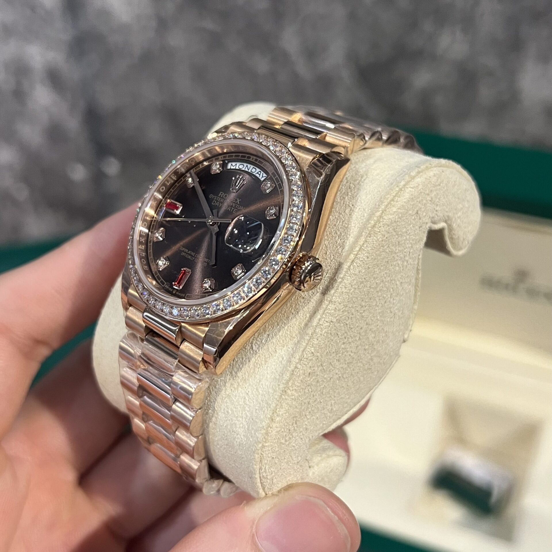 Rolex Replica Watch Day-Date Chocolate Dial With Stone Bezel EW Factory 36/40mm - Elite Watch Atelier