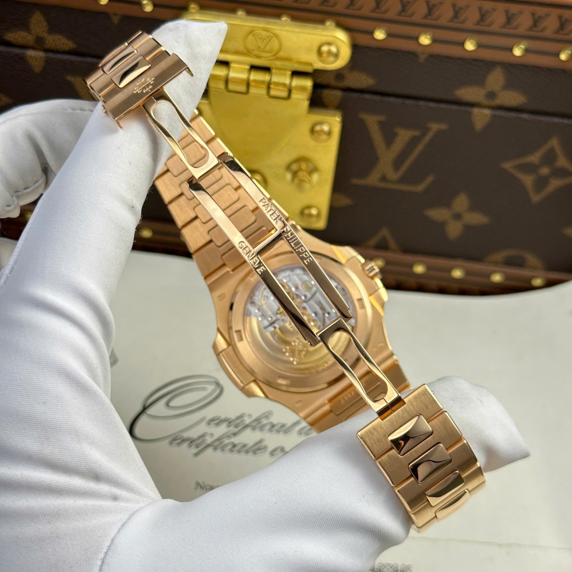 Patek Philippe Nautilus 5711 Refined Max Option 18K Gold Wrapped Chocolate Dial 40mm - Top club