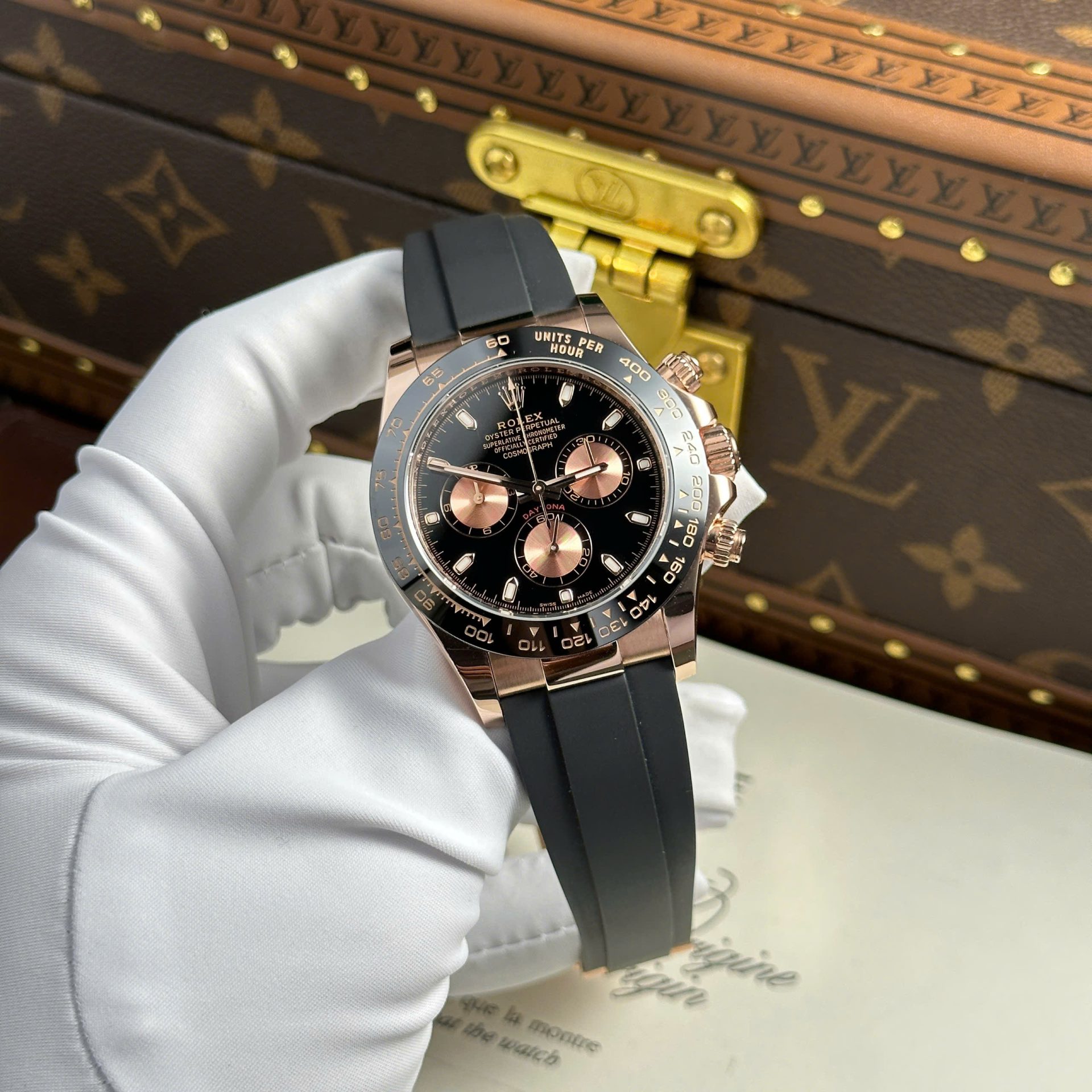 Rolex Cosmograph Daytona 116515LN Black Dial Replica 11 Watch Gold Wrapped 40mm - Elite Watch Atelier
