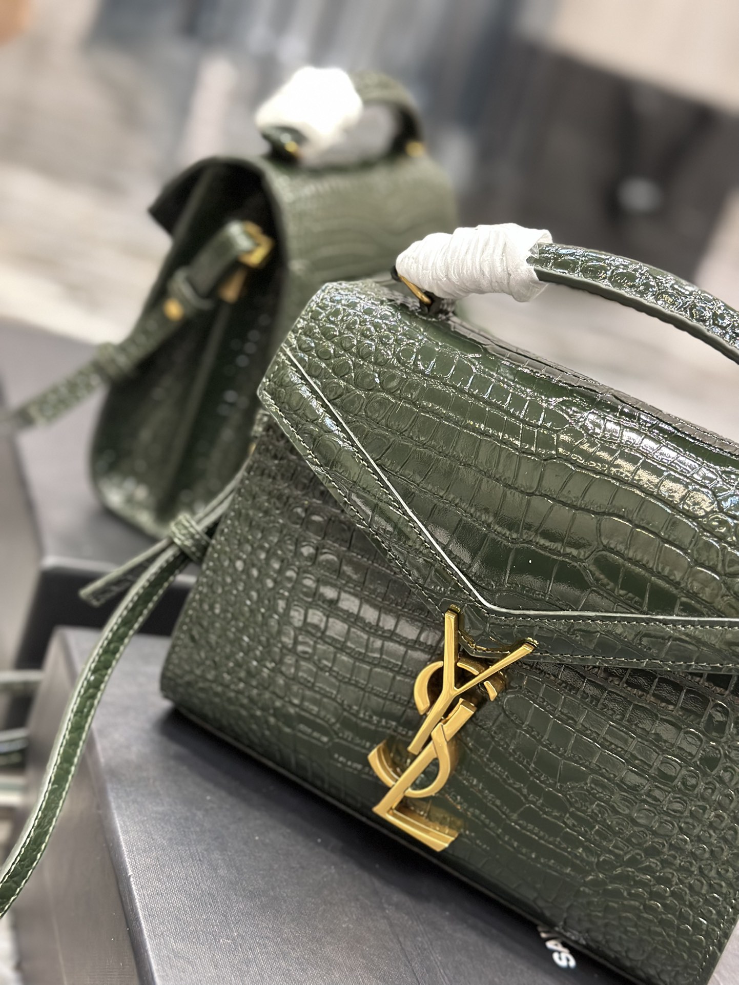 Saint Laurent Cassandra1:1High-quality replica
