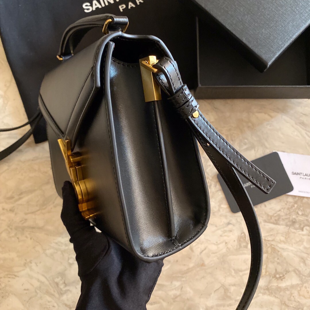 CASSANDRA MONOGRAM CLASP BAG IN MATTE PYTHON1:1High-quality replica